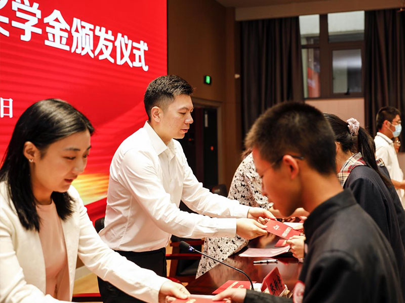 J9集团股份上市一周年丨阔步前进 筑梦新程